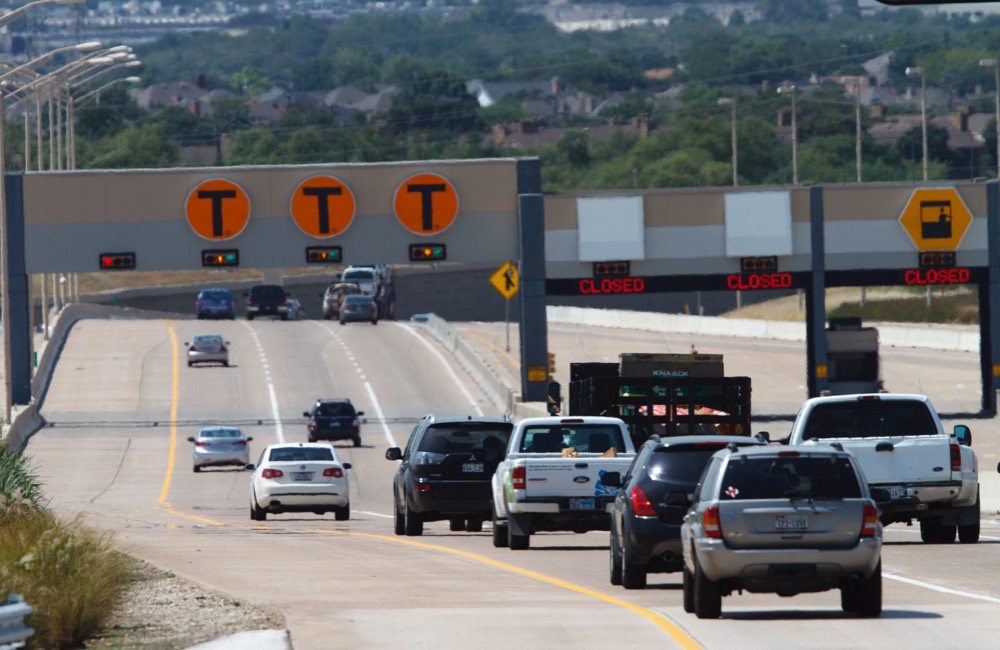 Get a TollTag - Photo of drivers approaching gantries